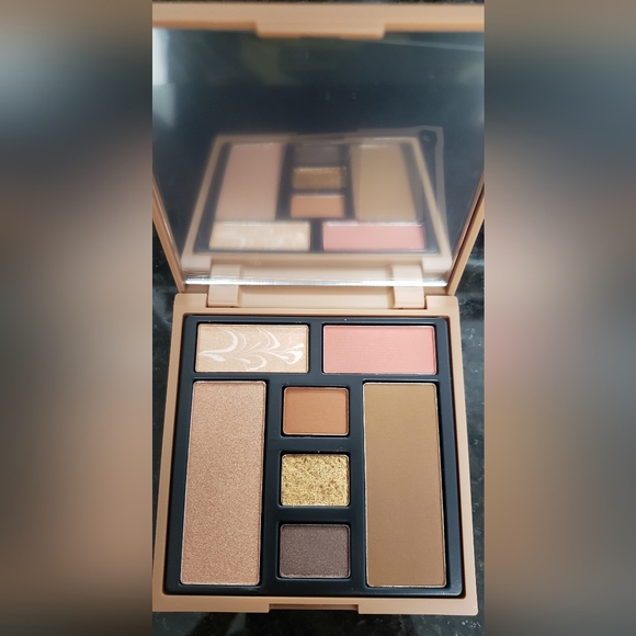 SOLD- Ciaté Brazilian Glow Eye & Face Palette - Picture 2 of 9